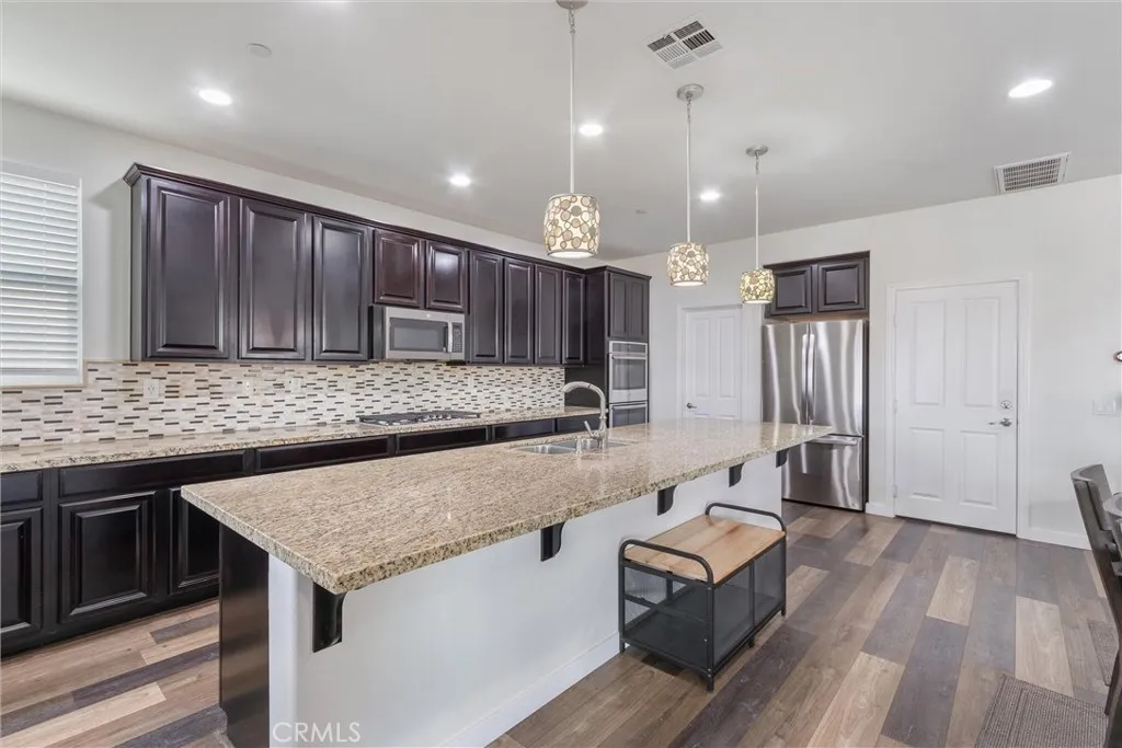 29046 Sterling Lane, Valencia, California 91354 home-pic-25